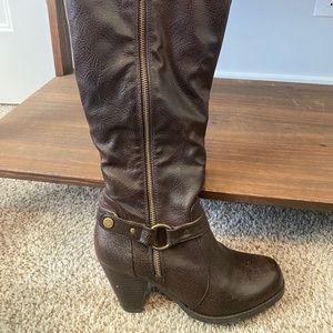 Women's Brown Faux Leather Relativity Zip Up Heeled Boots, Size 8